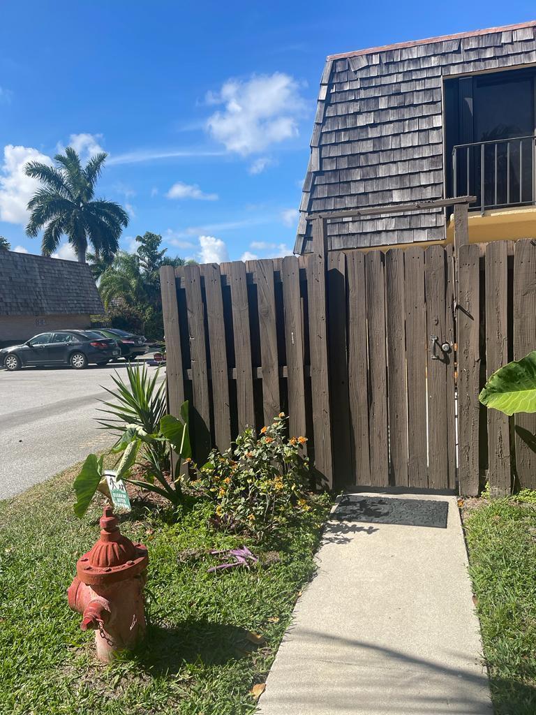 LAKEWOOD - Residential