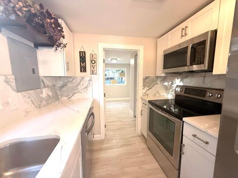Property photo of 1093 Highview Road, Lantana, FL 33462