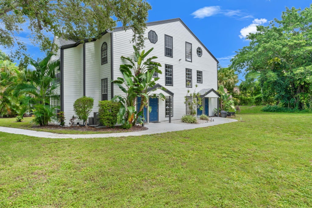 Photo of 5063 HEATHERHILL Lane #60, Boca Raton, FL 33486 (MLS # B26069005)