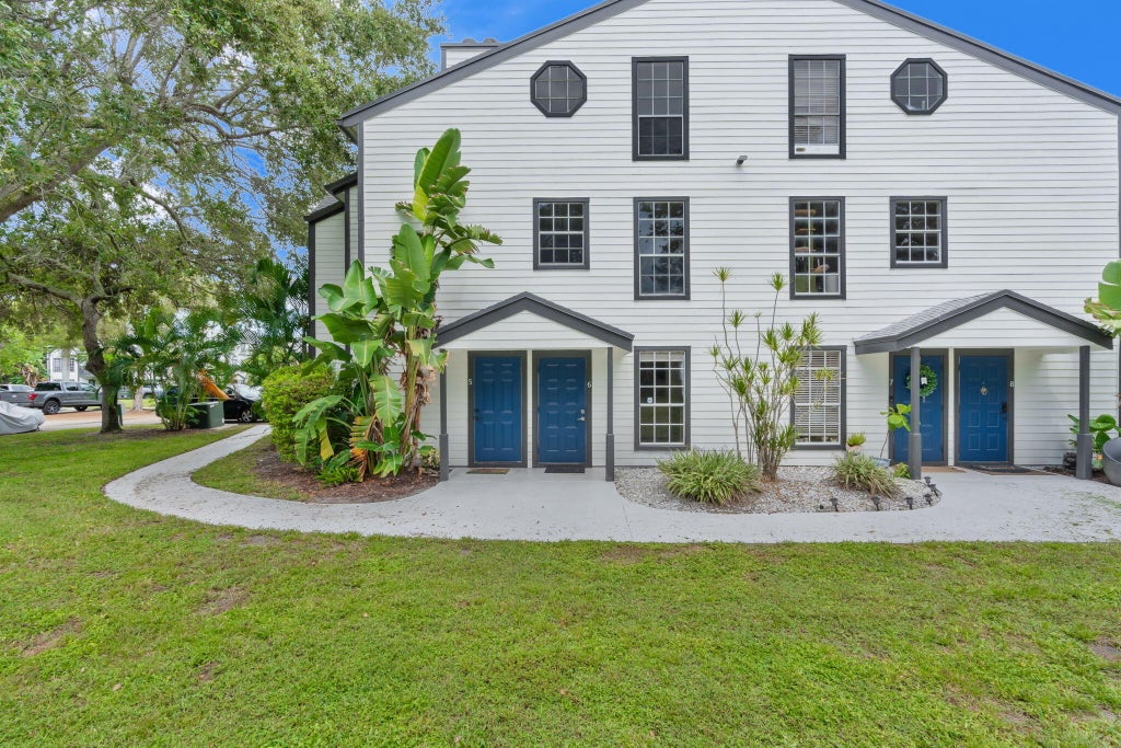 Photo of 5063 HEATHERHILL Lane #60, Boca Raton, FL 33486 (MLS # B26069005)