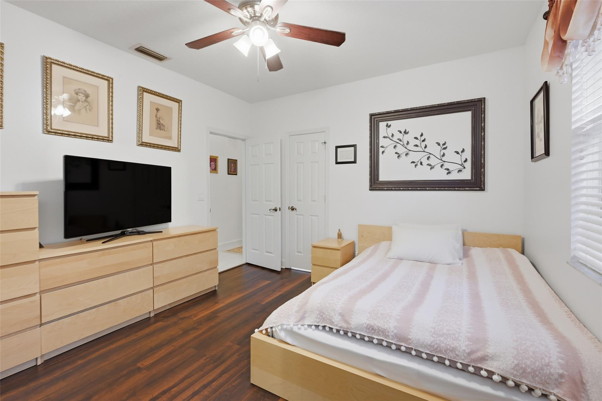 The Isles 145-36 B - Residential