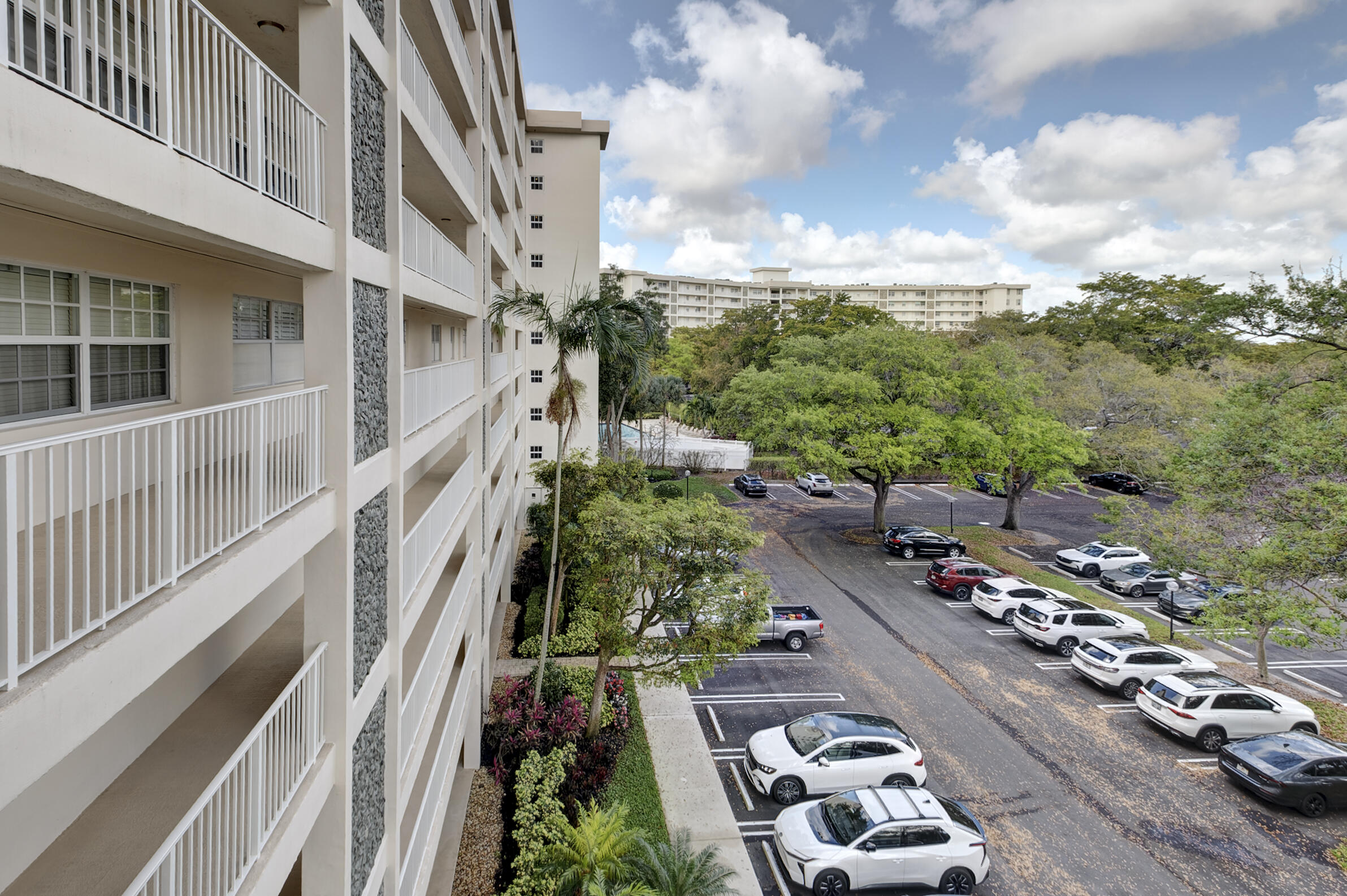 NO 113 PALM-AIRE COUNTRY CLUB - Residential