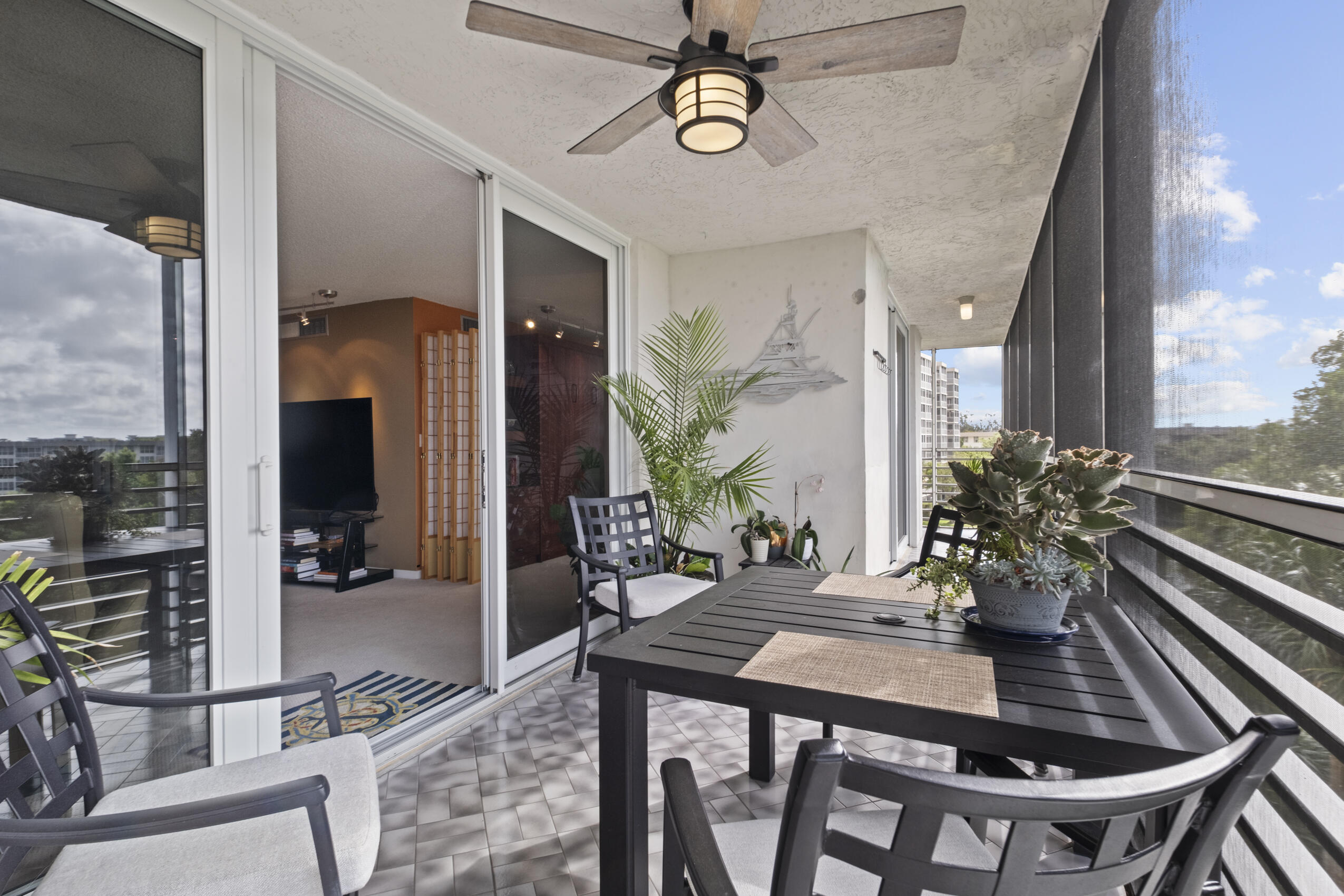 NO 113 PALM-AIRE COUNTRY CLUB - Residential