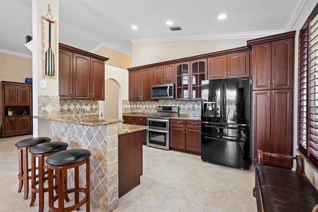 Military Trail to Pipers Glen Blvd - W to Starligh - Residential