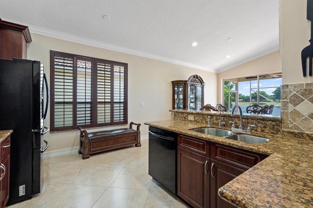 Military Trail to Pipers Glen Blvd - W to Starligh - Residential