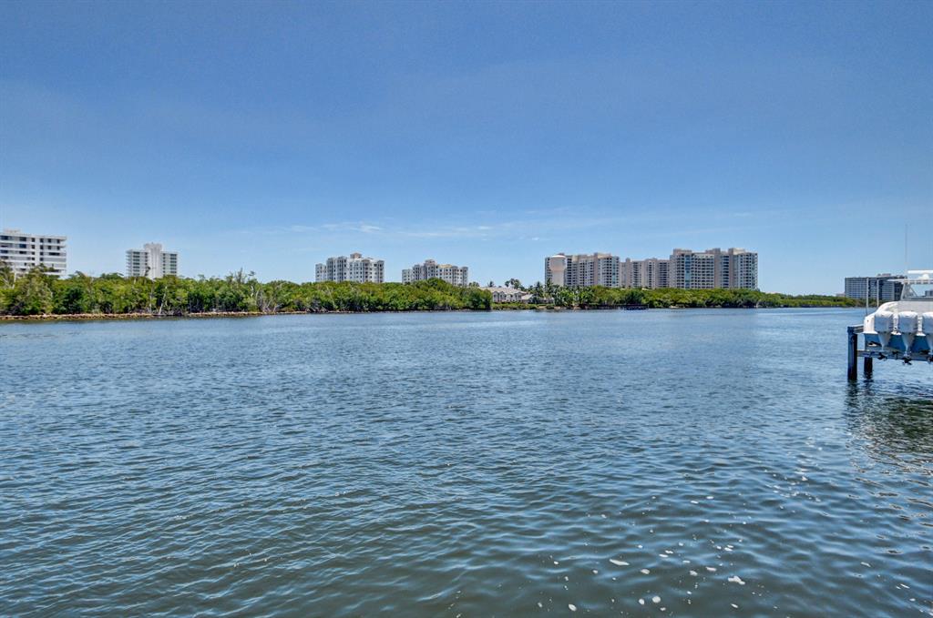 BOCA HARBOUR ISLAND SEC - Residential