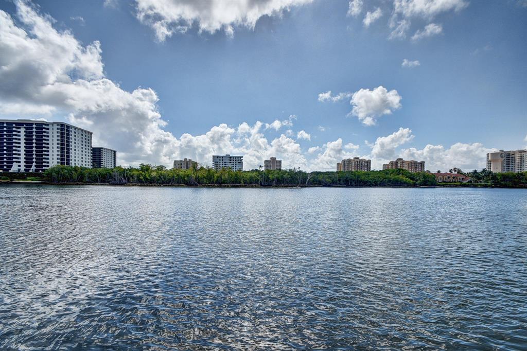 BOCA HARBOUR ISLAND SEC - Residential