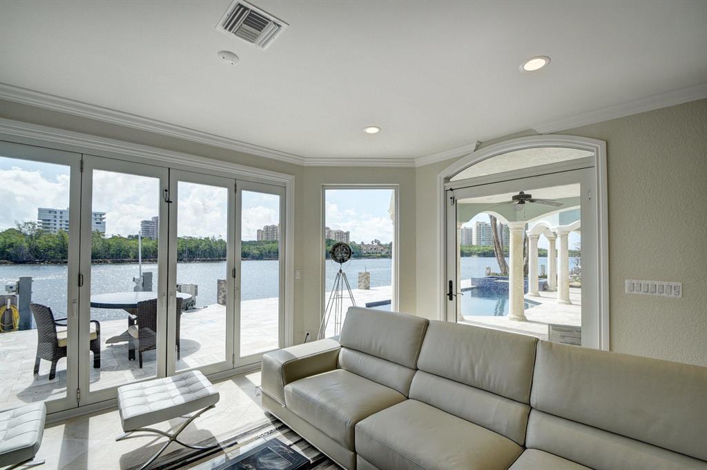 BOCA HARBOUR ISLAND SEC - Residential