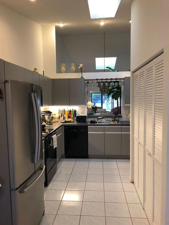 Whisper Walk Parkshore - Residential