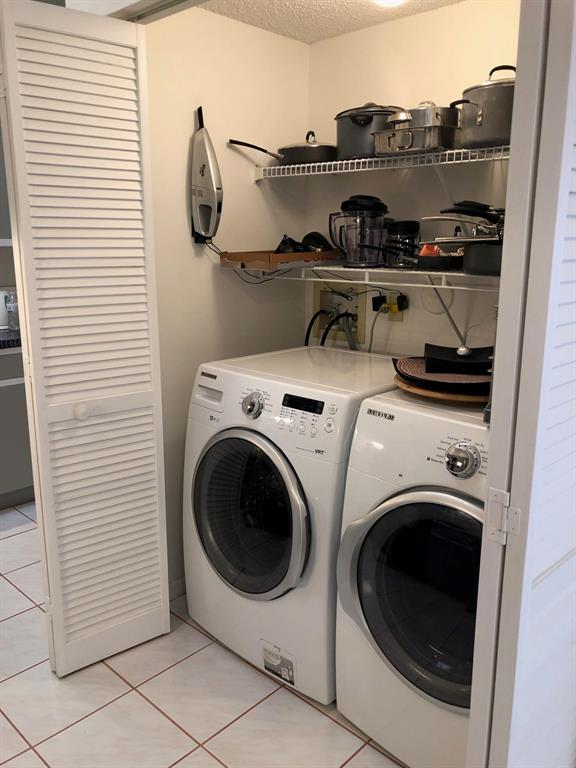 Whisper Walk Parkshore - Residential