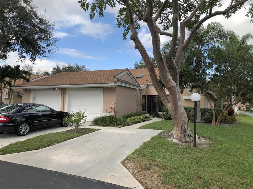 Highly Desirable PARK SHORE Section Of Whisper Walk!  REGAL II  Floor Plan.  Very Nice CORNER 3/2 Villa.  IMMACULATE CONDITION! Dramatic Soaring Vaulted Ceilings With Skylights In Living Room & Kitchen.  Eat In Kitchen With Samsung Appliance Package Including Full Size Washer & Dryer. Custom Kitchen Counter Tops.  Pantry. Enclosed Patio With Leveled Floors  No Steps . Tiled Floors Throughout.  Master Bath Has Shower & Guest Bath Has Tub/Shower.  Interior Laundry.  Attached Garage.  Community Pools, Tennis, Clubhouse. Very Well Maintained & Sought After Neighborhood.  Convenient to Shops, Dining,  Entertainment.   A Short Drive To The Beach. PRICED TO SELL  BRING OFFERS!