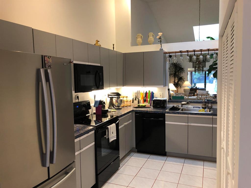 Whisper Walk Parkshore - Residential