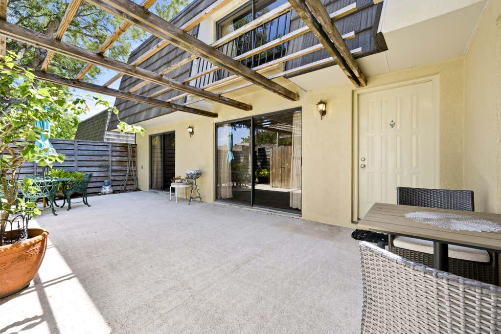 Photo of 605 6TH Terrace, Palm Beach Gardens, FL 33418 (MLS # B26055727)