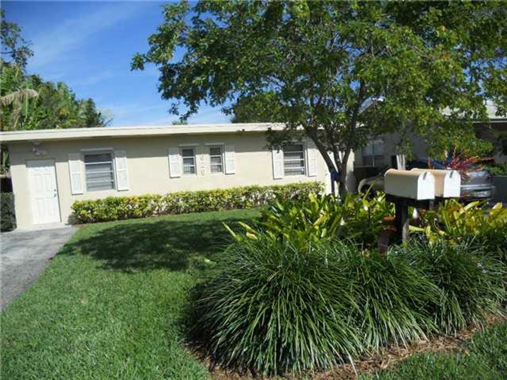 Photo of 1629 NE 34th Lane #1, Oakland Park, FL 33334 (MLS # F10509404)
