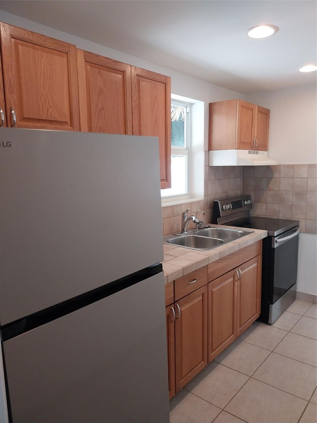 Photo of 1629 NE 34th Lane #1, Oakland Park, FL 33334 (MLS # F10509404)