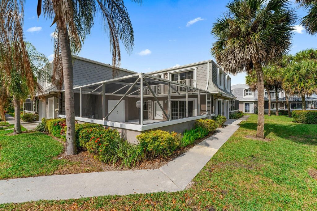 Photo of 903 Vision Terrace, Palm Beach Gardens, FL 33418 (MLS # R10967201)