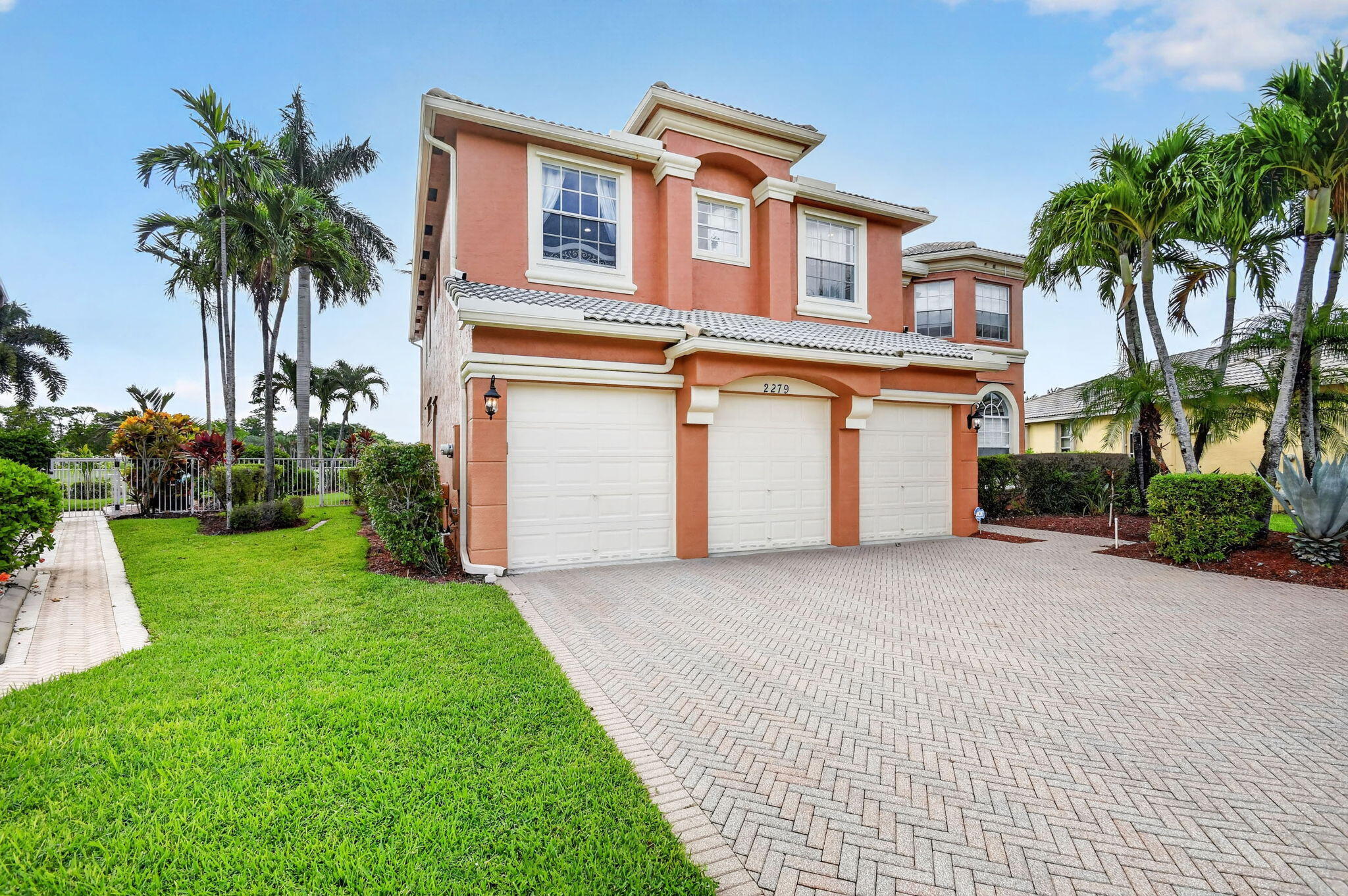 2279 Ridgewood Circle