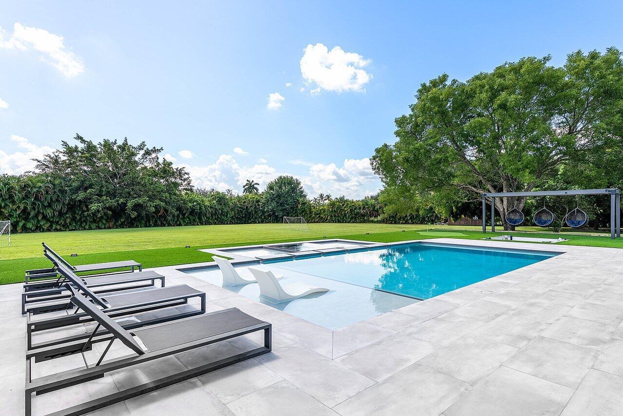 PADDOCK PARK 2 OF WELLING - Residential Lease