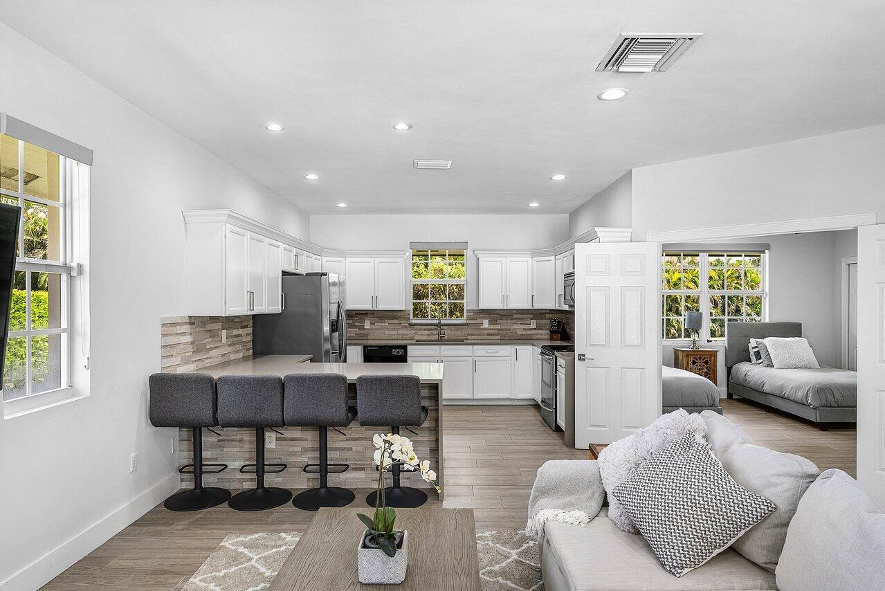 PADDOCK PARK 2 OF WELLING - Residential Lease