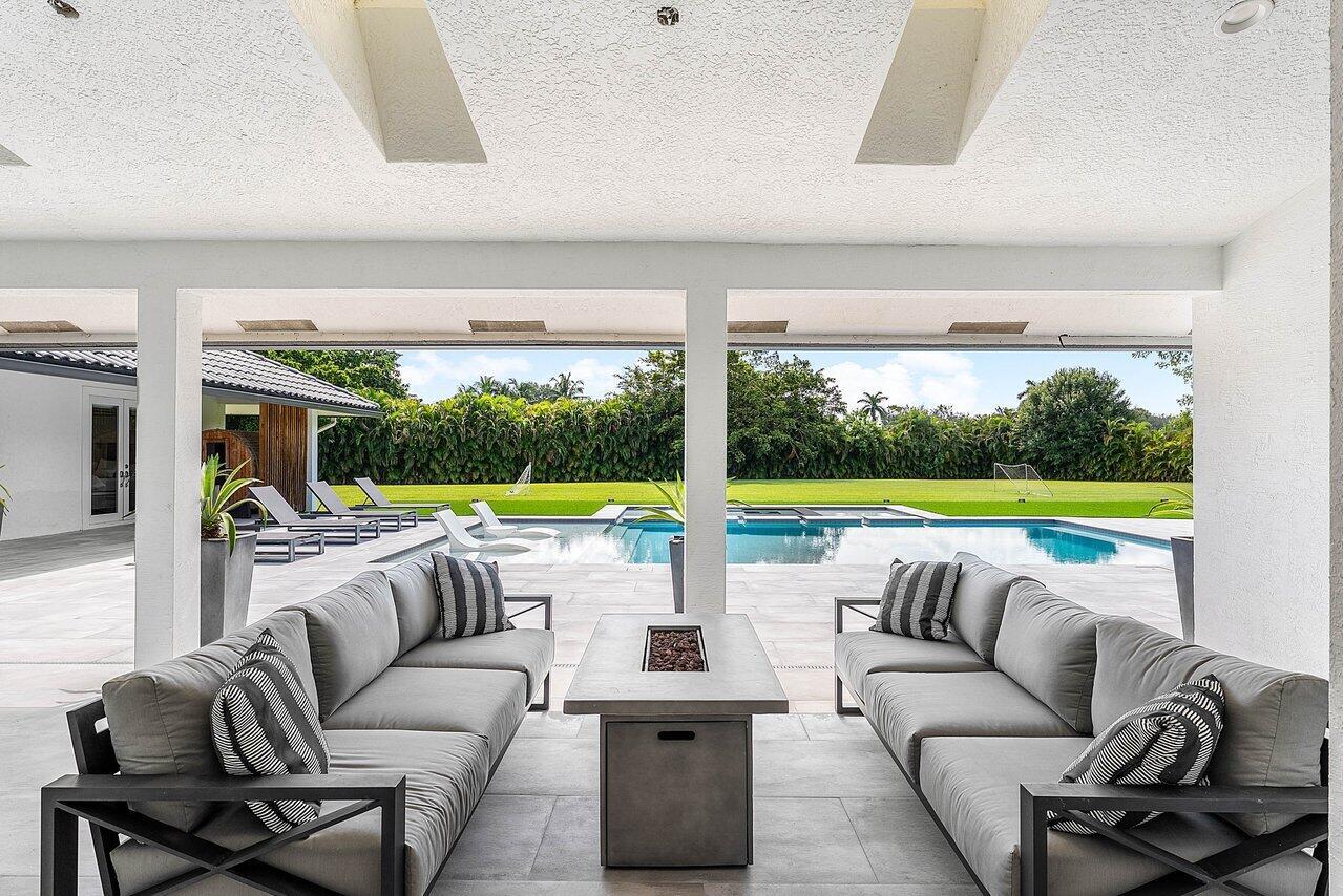 PADDOCK PARK 2 OF WELLING - Residential Lease