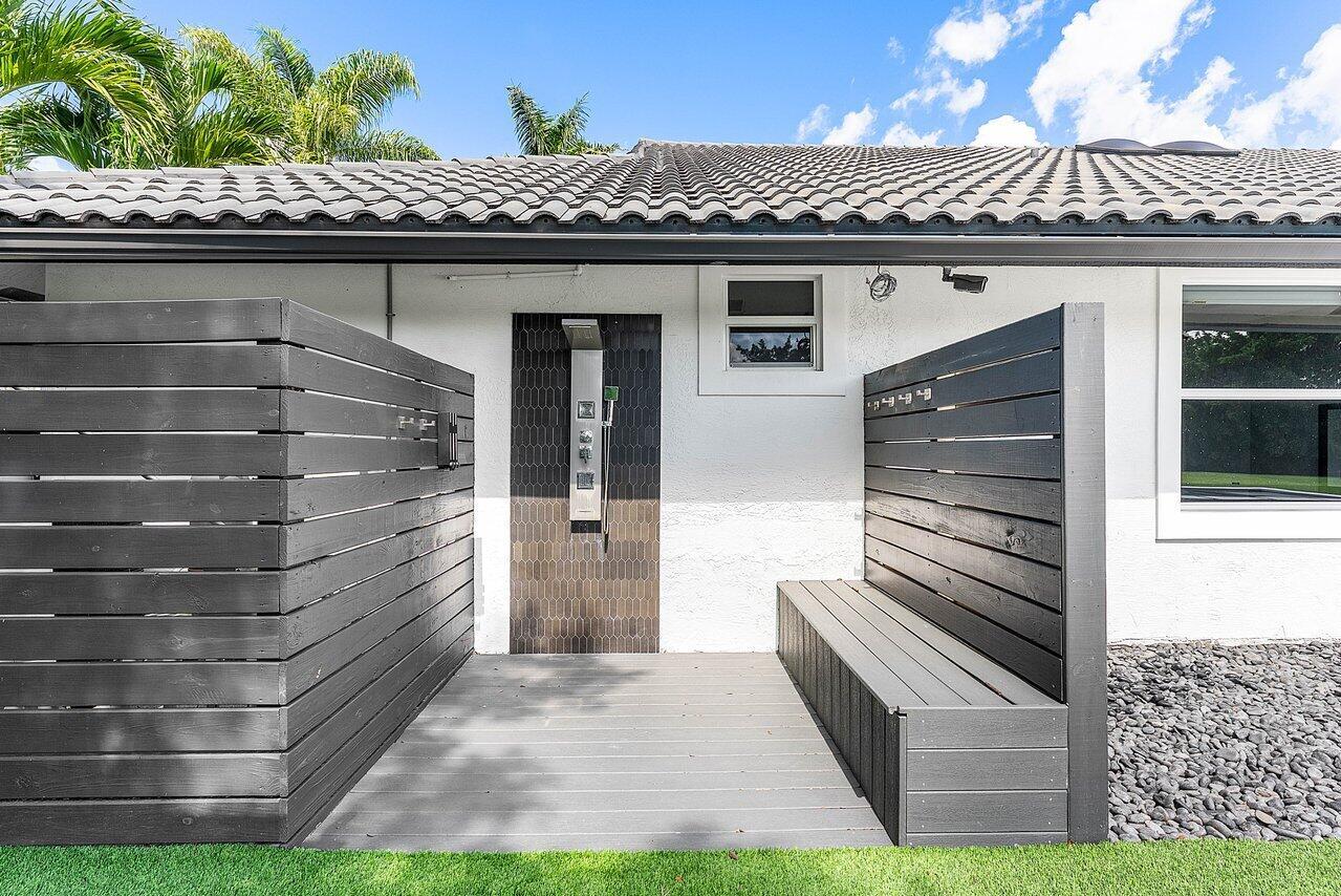 PADDOCK PARK 2 OF WELLING - Residential Lease