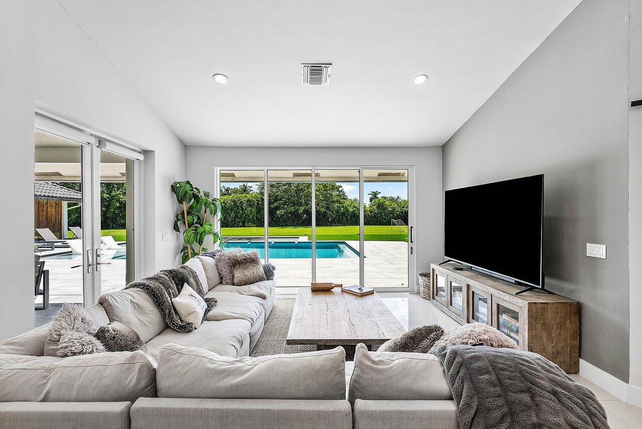 PADDOCK PARK 2 OF WELLING - Residential Lease