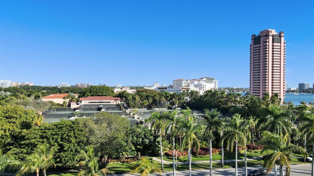 ROYAL PALM YACHT & COUNTR - Land