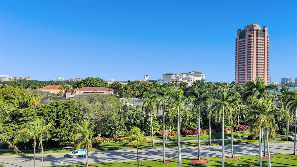 ROYAL PALM YACHT & COUNTR - Land