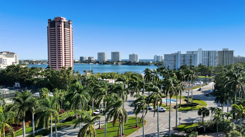 ROYAL PALM YACHT & COUNTR - Land