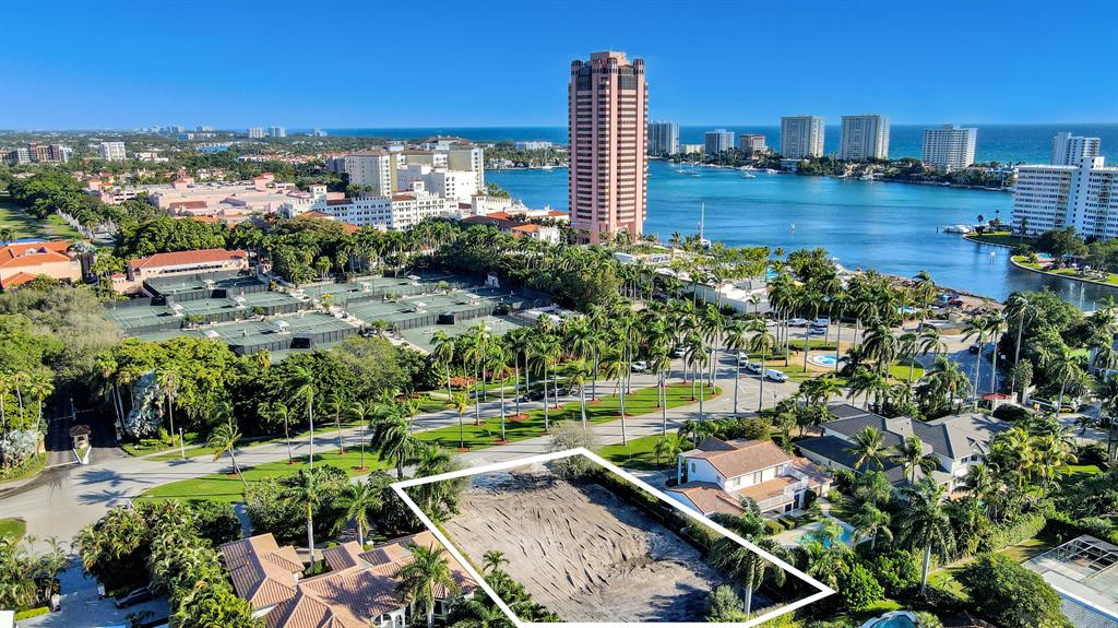 ROYAL PALM YACHT & COUNTR - Land