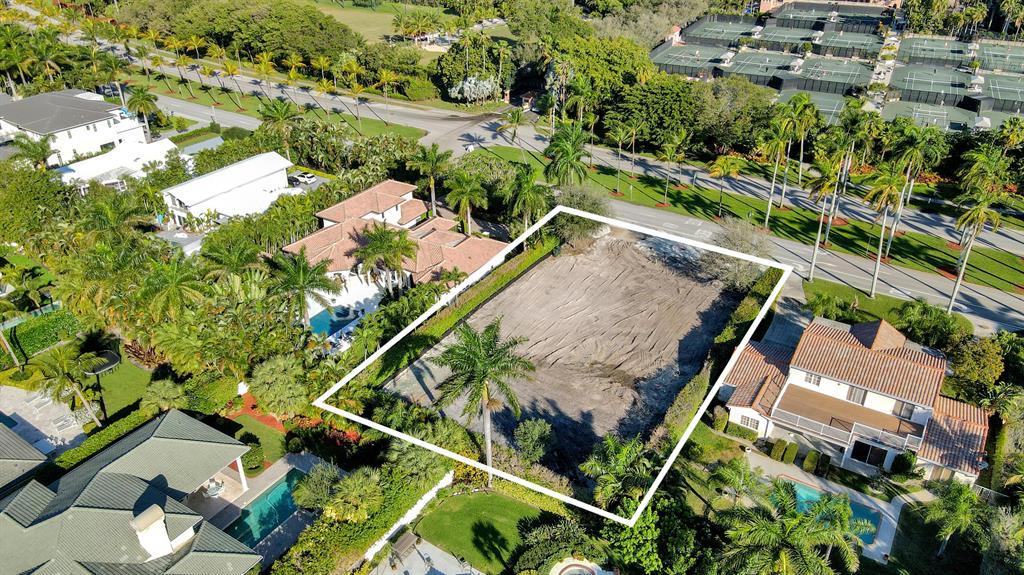 ROYAL PALM YACHT & COUNTR - Land