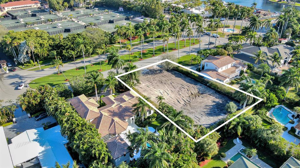 ROYAL PALM YACHT & COUNTR - Land