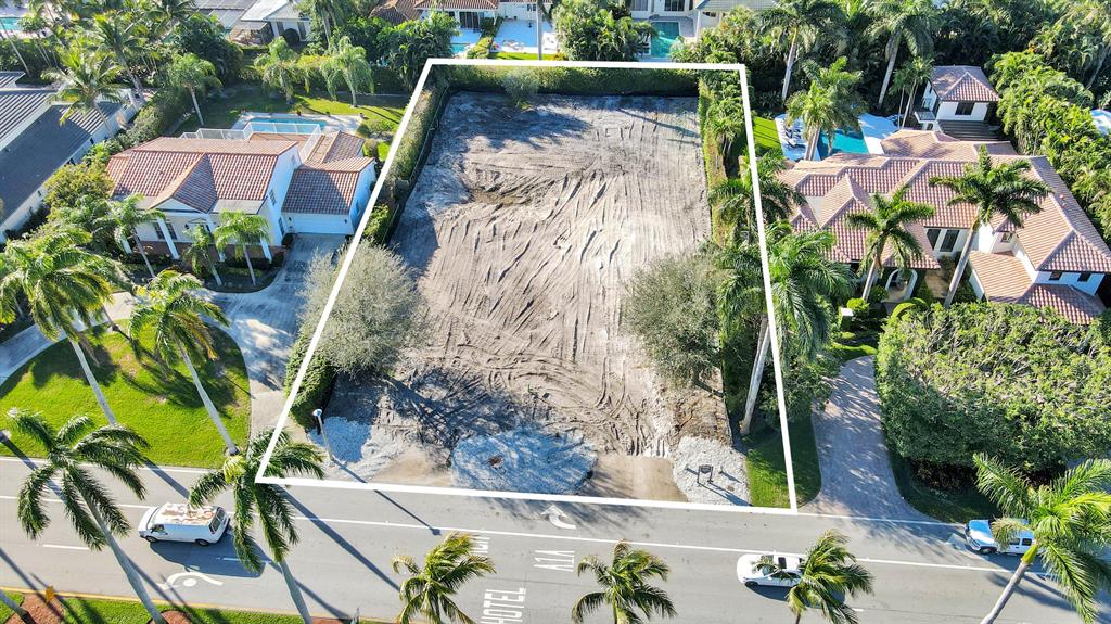 ROYAL PALM YACHT & COUNTR - Land