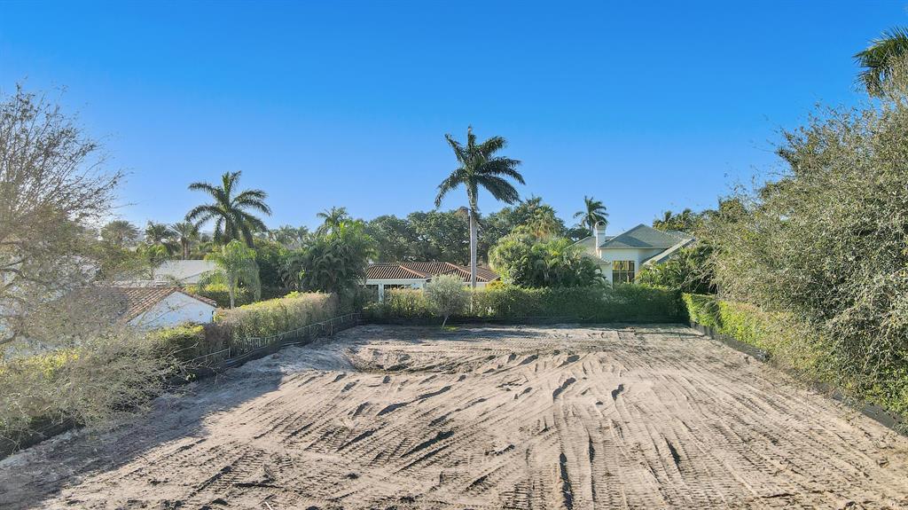 ROYAL PALM YACHT & COUNTR - Land