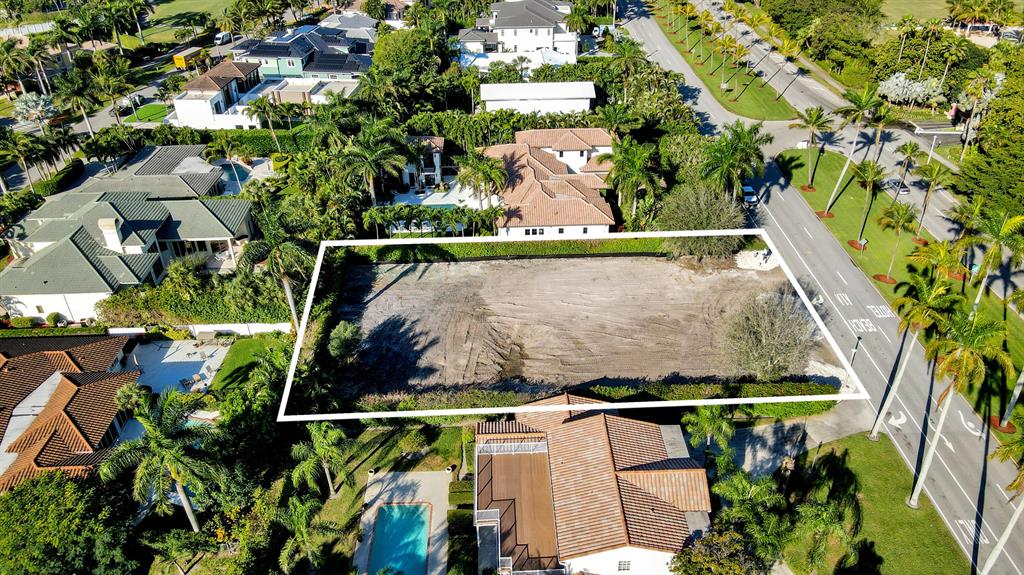 ROYAL PALM YACHT & COUNTR - Land