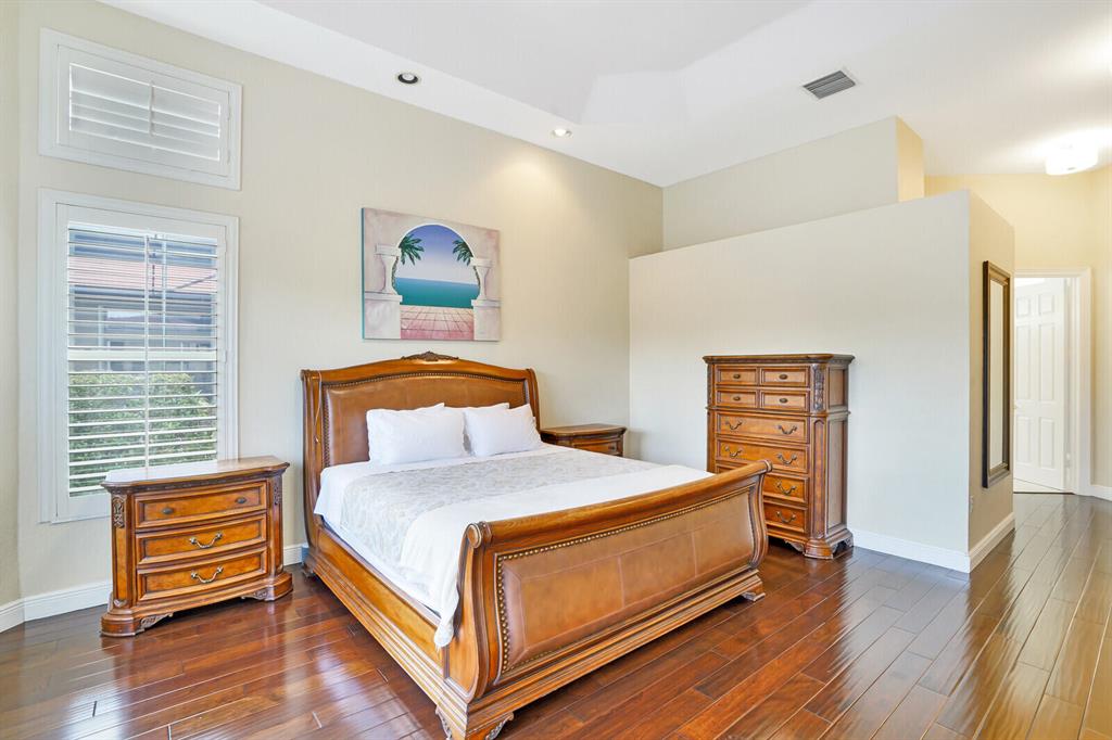 SATURNIA - Residential