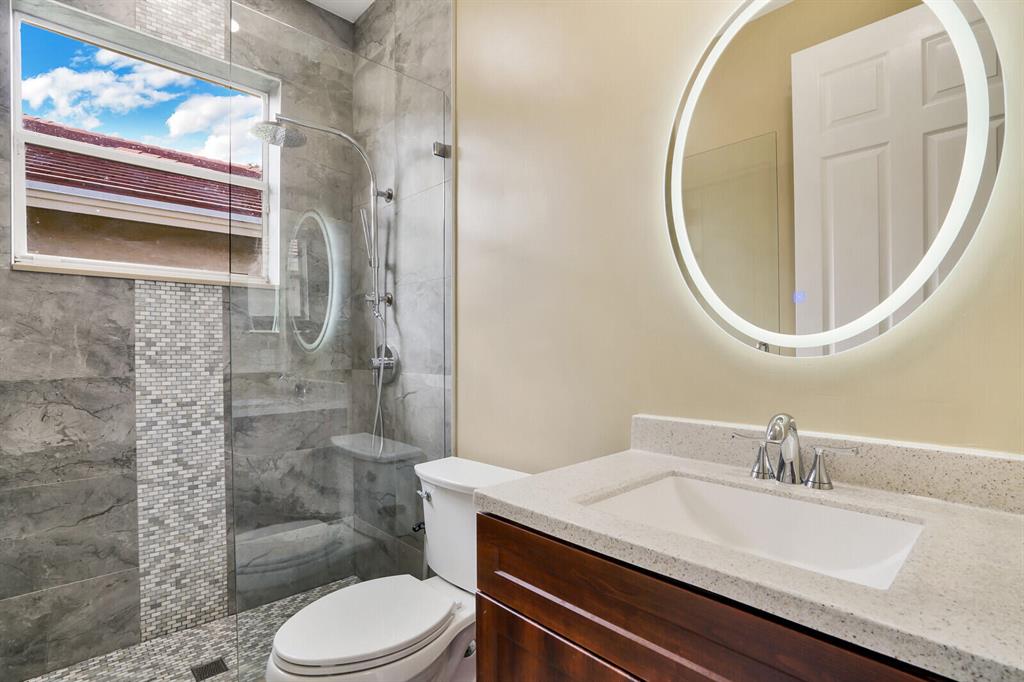 SATURNIA - Residential