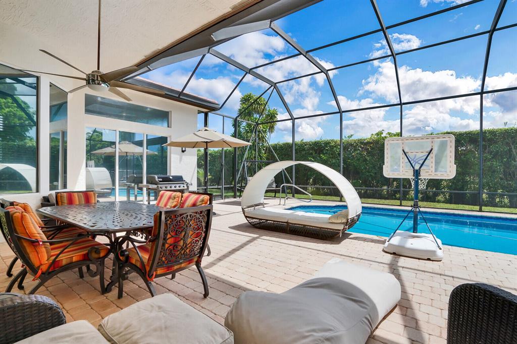 SATURNIA - Residential