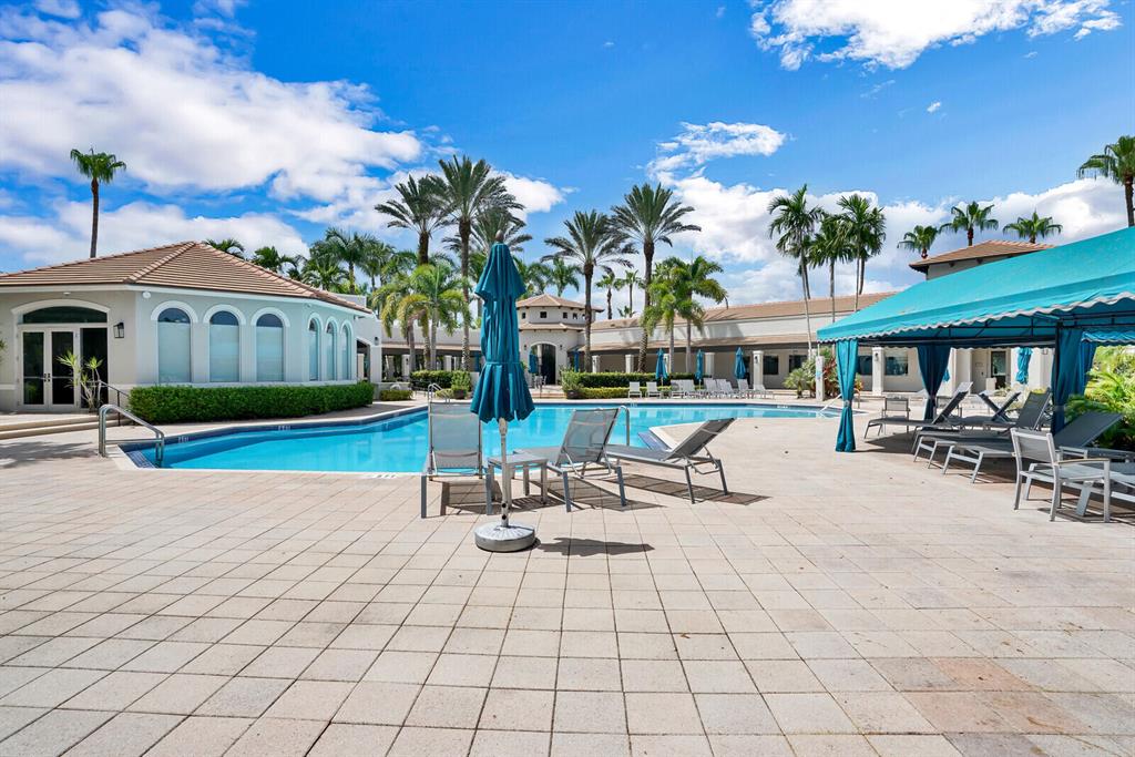 SATURNIA - Residential