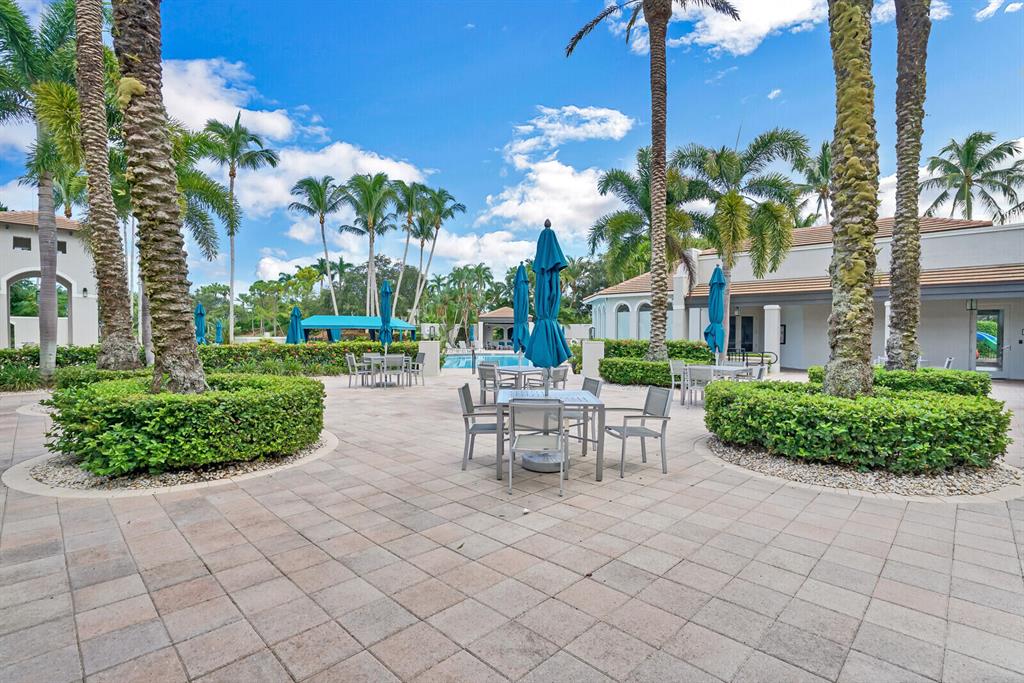 SATURNIA - Residential