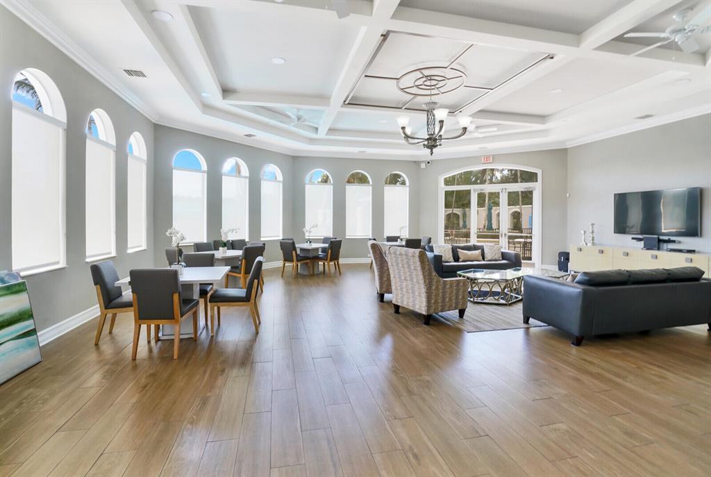 SATURNIA - Residential