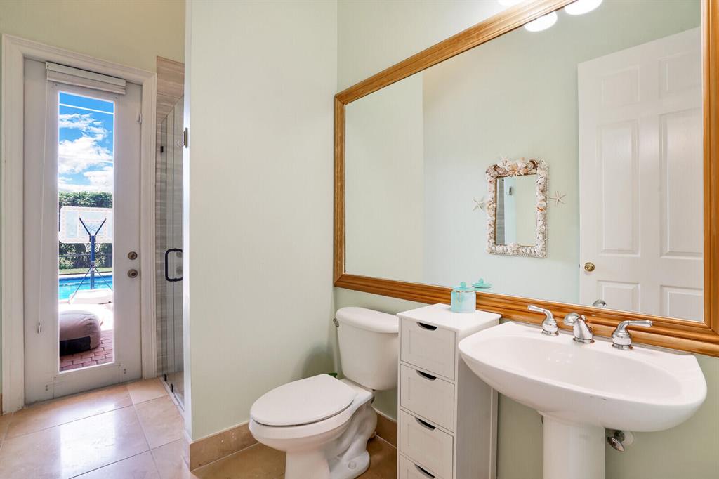 SATURNIA - Residential