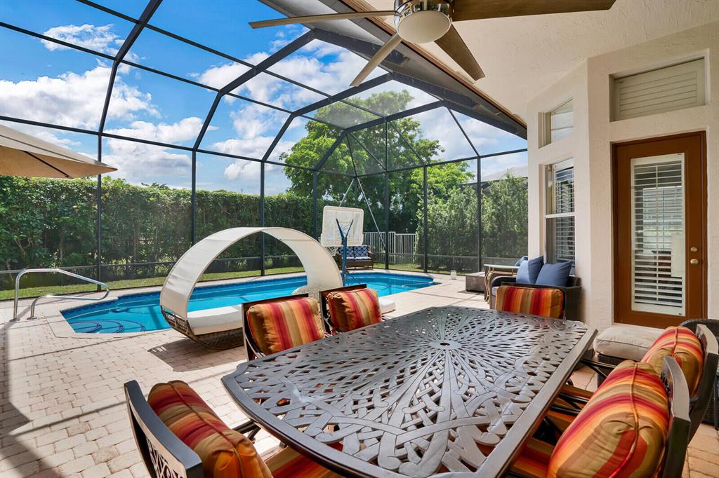 SATURNIA - Residential