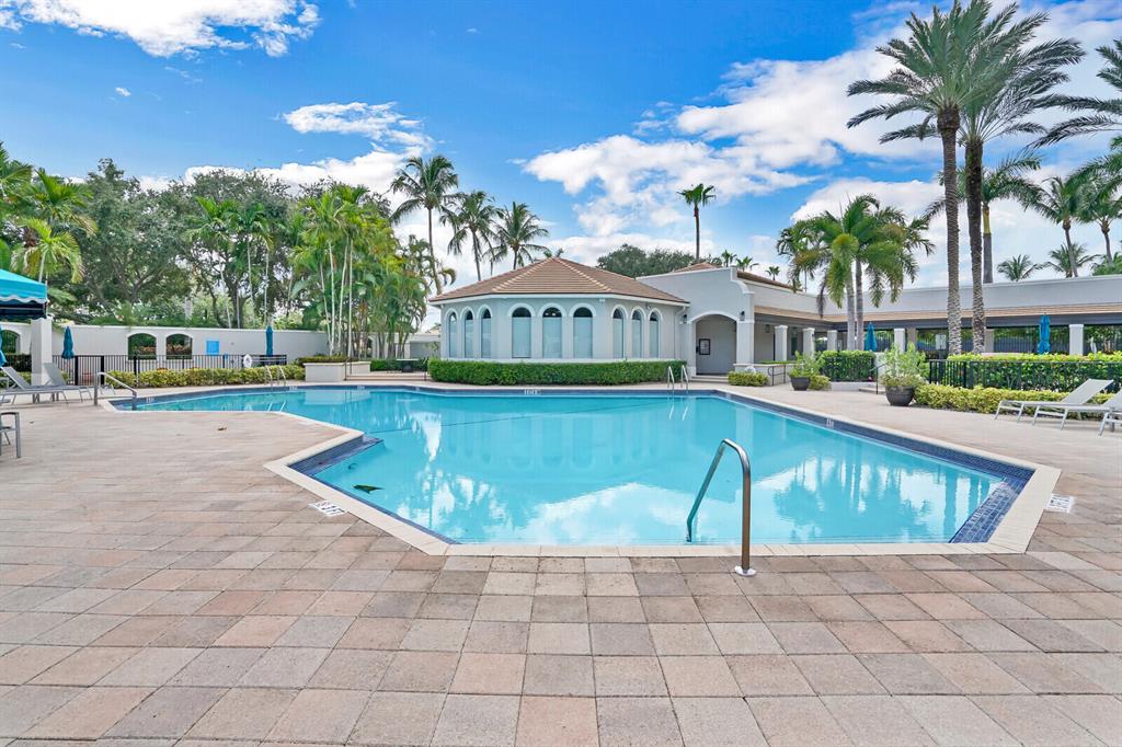 SATURNIA - Residential