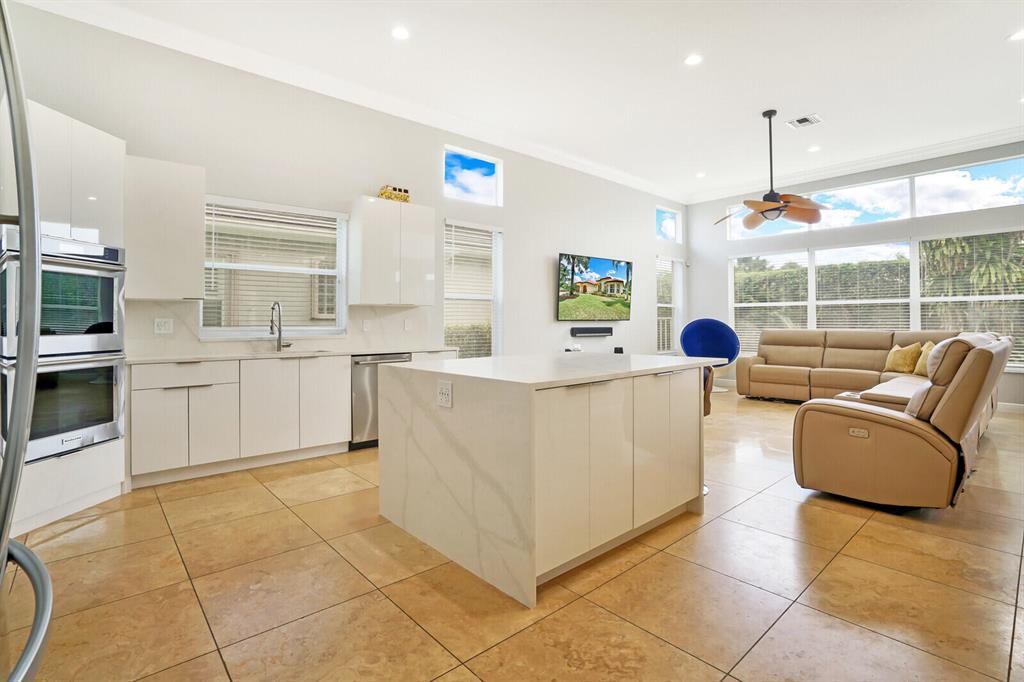 SATURNIA - Residential