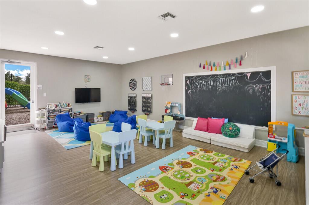 SATURNIA - Residential