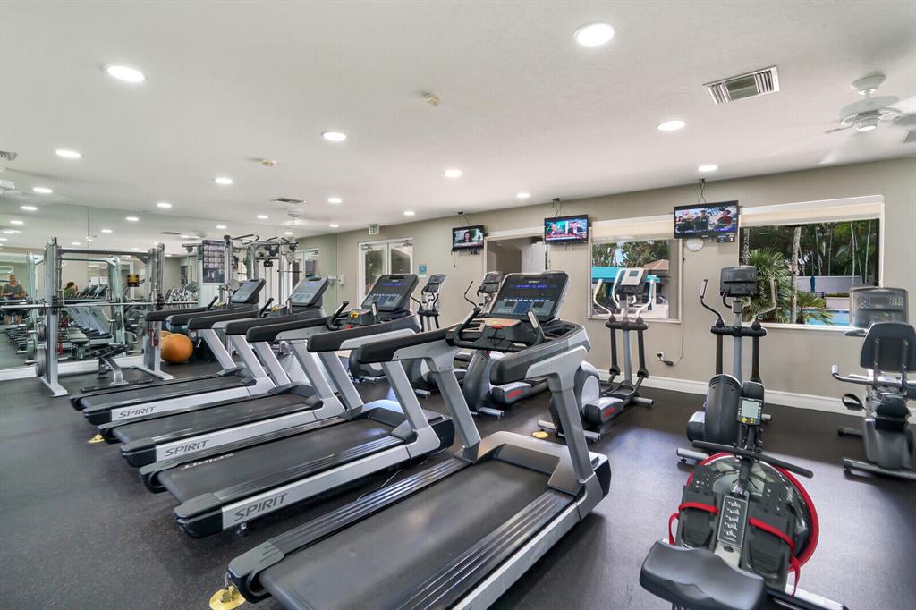 SATURNIA - Residential