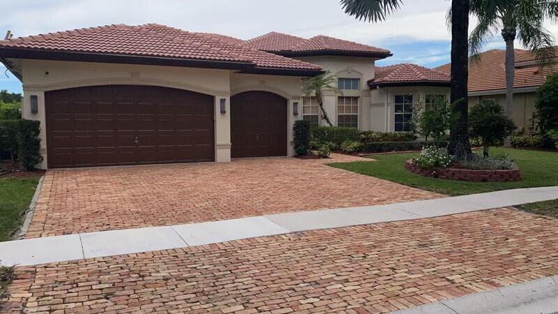 SATURNIA - Residential