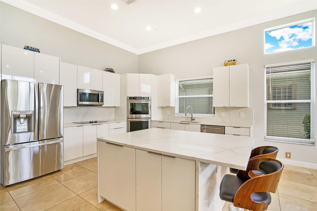 SATURNIA - Residential