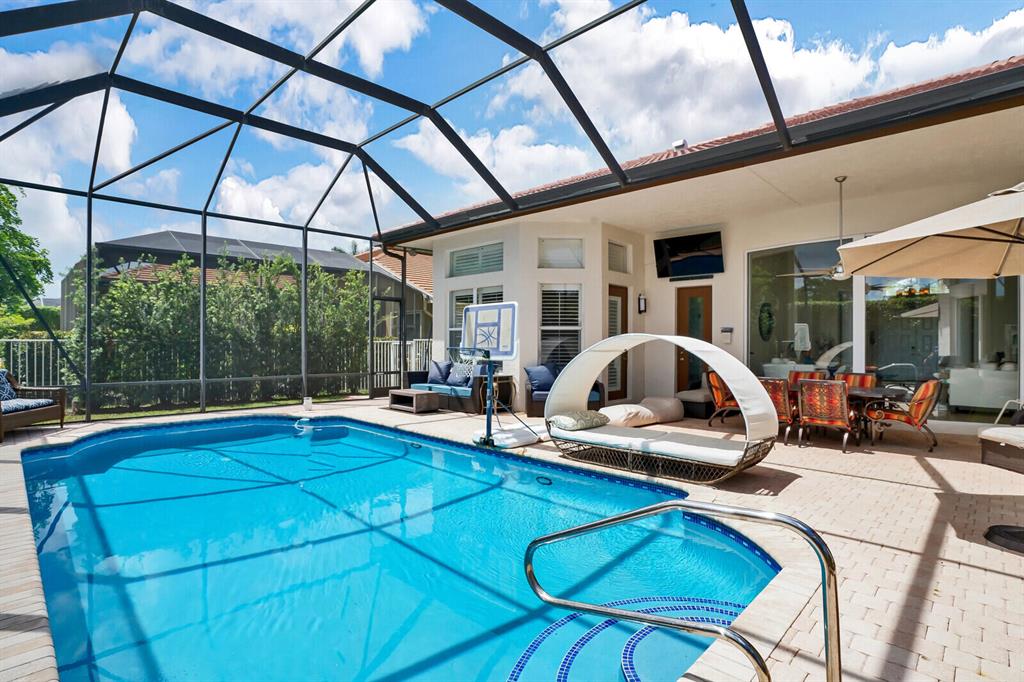 SATURNIA - Residential